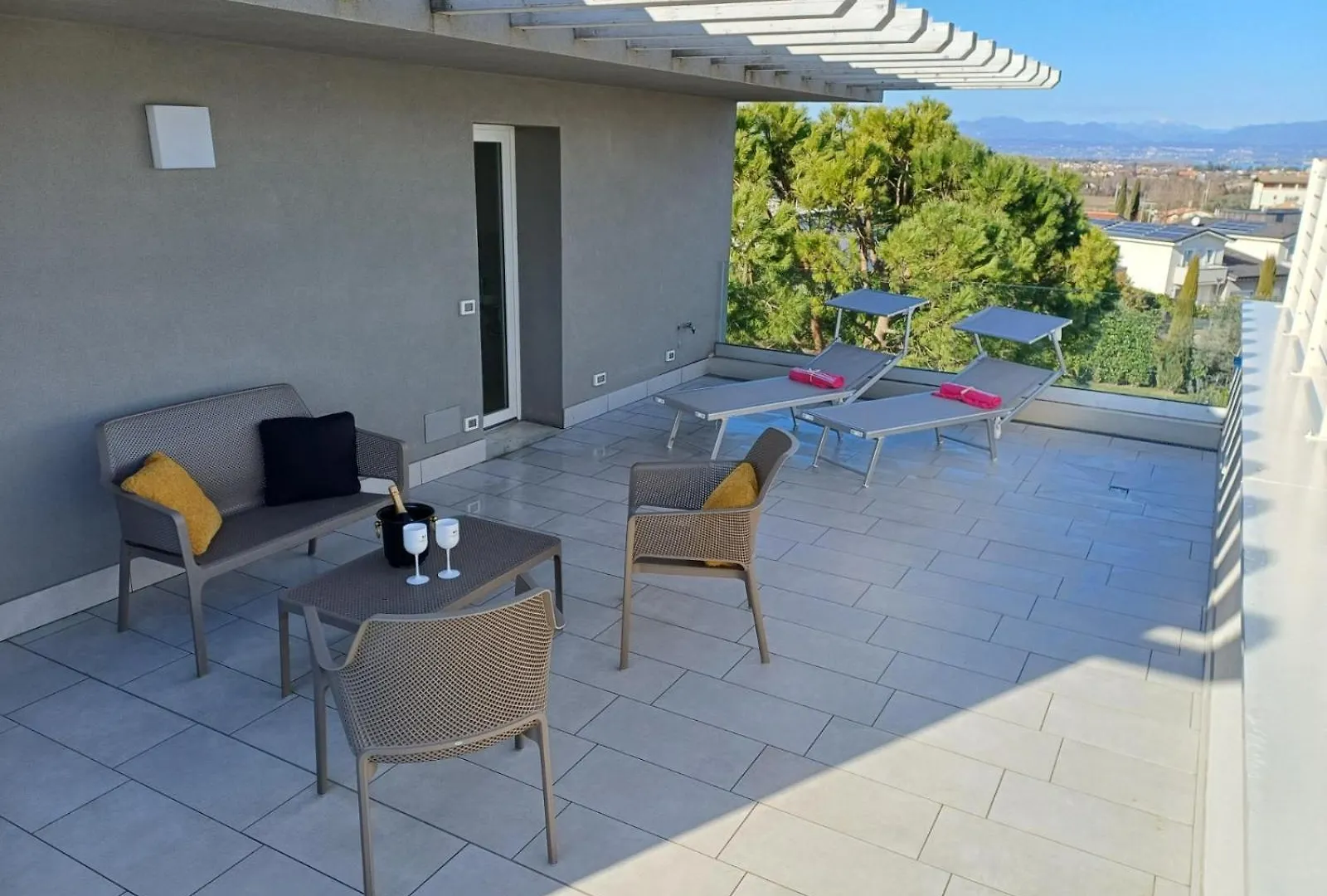 Appartement The Lake Queen - Big Terrace And Pool Peschiera del Garda