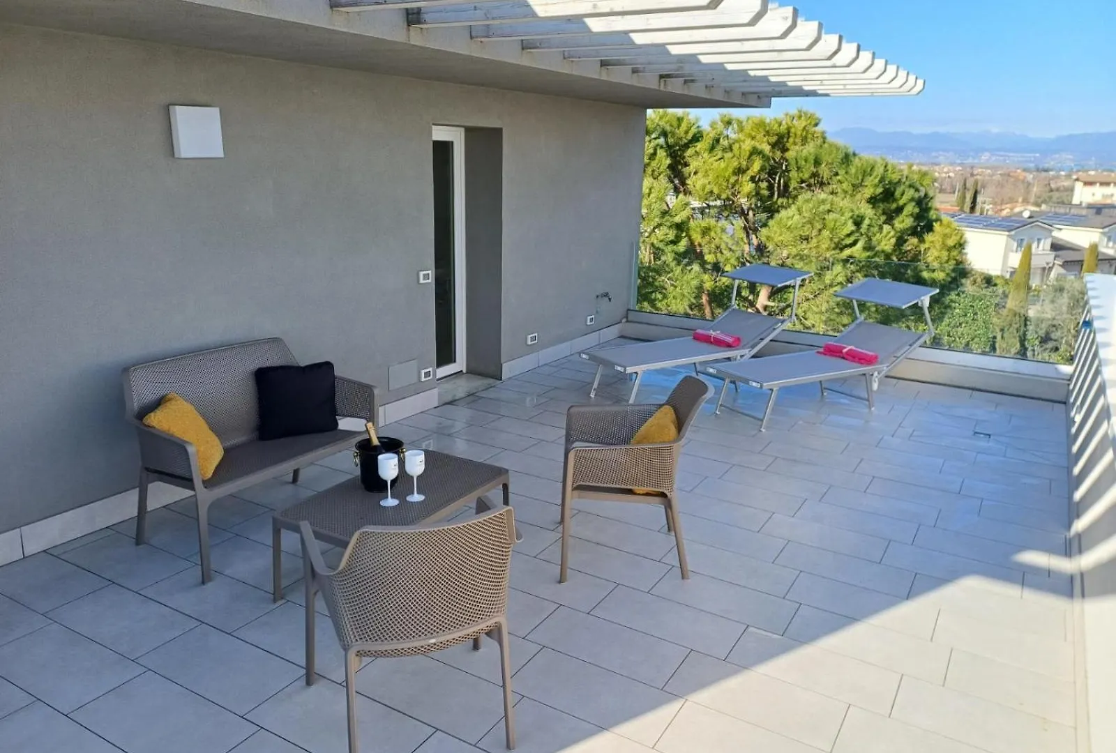 The Lake Queen - Big Terrace And Pool Peschiera del Garda Appartement